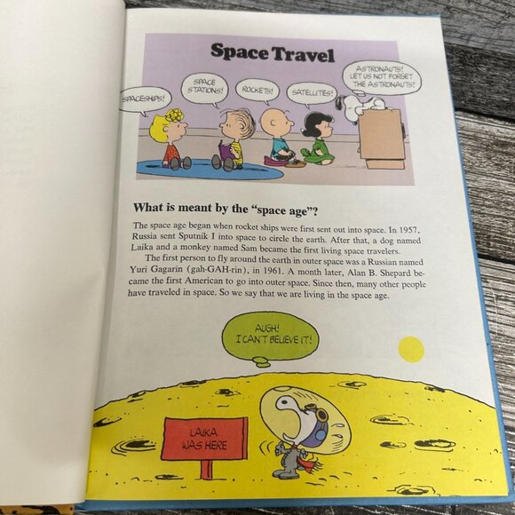 1980s Charlie Brown's Cyclopedia Featuring Space Travel Book Volume 7 - Picture 7 of 7